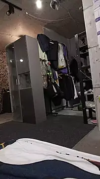 Krasav4ik4ik online show from September 12, 2025, 7:58 pm