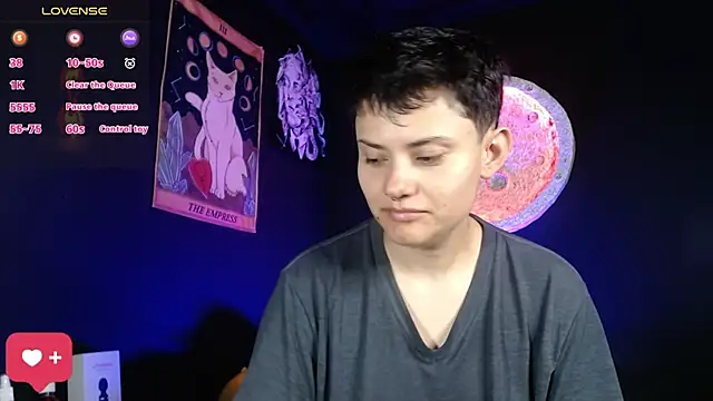 girl intense444 online show from November 18, 2025, 1:04 pm