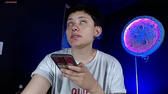 girl intense444 online show from March 13, 2026, 12:45 pm