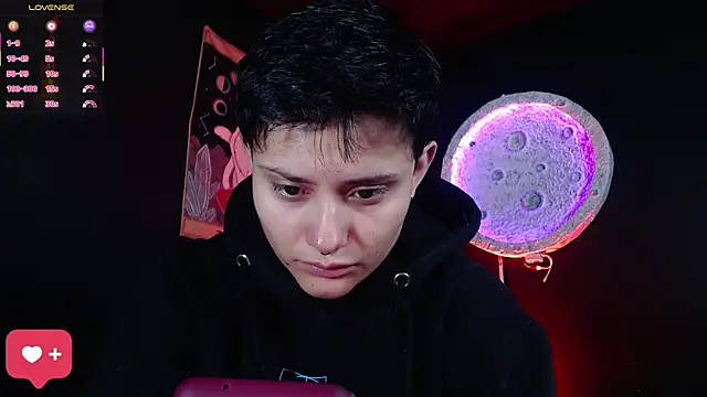 girl intense444 online show from April 10, 2026, 1:38 pm