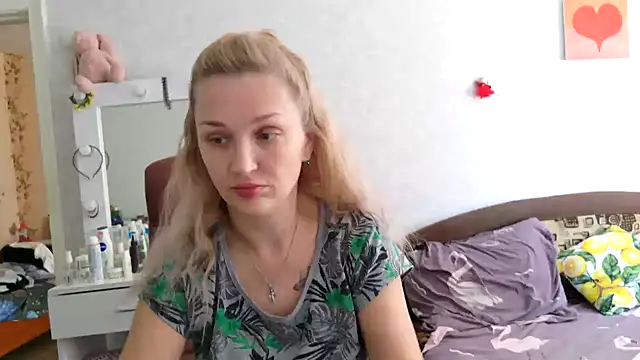 ModelEva online show from September 23, 2025, 9:45 am