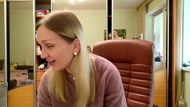 ModelEva online show from April 19, 2026, 10:14 am