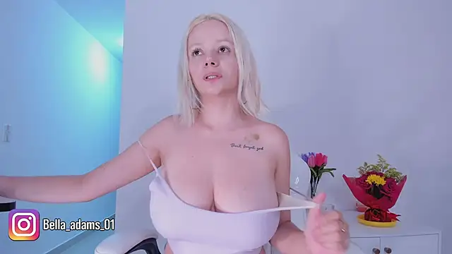 Snapshot of bella_adams_ chatting on September 24, 2025, 11:30 pm bella adams online show from September 24, 2025, 11:30 pm