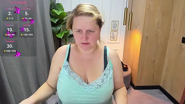 ScarlettSoft online show from October 28, 2025, 5:11 am