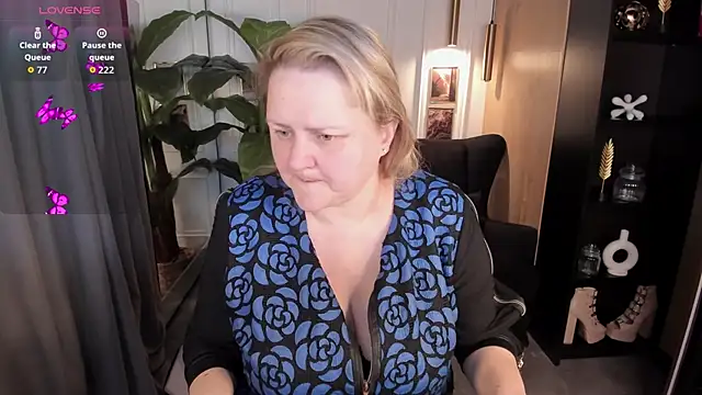 Snapshot of ScarlettSoft chatting on June 2, 2026, 6:04 am ScarlettSoft online show from June 2, 2026, 6:04 am
