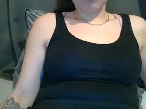 Snapshot of geilmeisje98 chatting on February 14, 2025, 11:42 am geilmeisje98 online show from February 14, 2025, 11:42 am