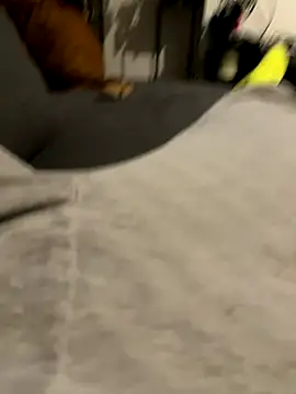 Snapshot of geilmeisje98 chatting on October 24, 2025, 8:27 pm geilmeisje98 online show from October 24, 2025, 8:27 pm