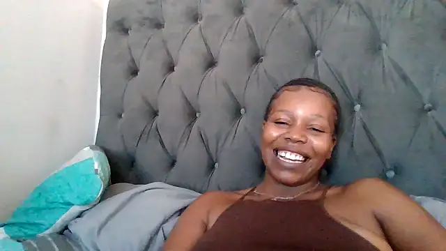 Snapshot of cherryontopy chatting on March 18, 2025, 1:42 pm cherryontopy online show from March 18, 2025, 1:42 pm