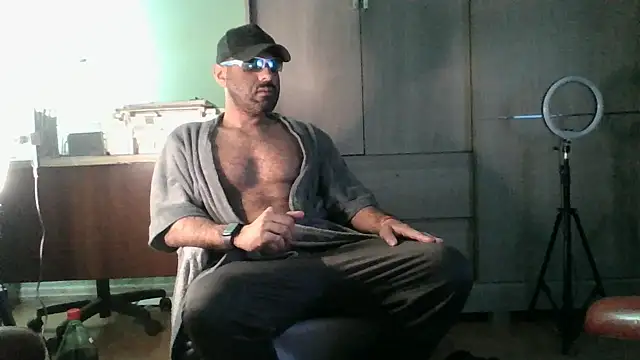 Snapshot of MILITARS chatting on June 25, 2026, 5:12 am MILITARS online show from June 25, 2026, 5:12 am