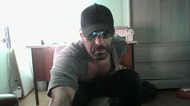 Snapshot of MILITARS chatting on June 27, 2026, 12:15 am MILITARS online show from June 27, 2026, 12:15 am