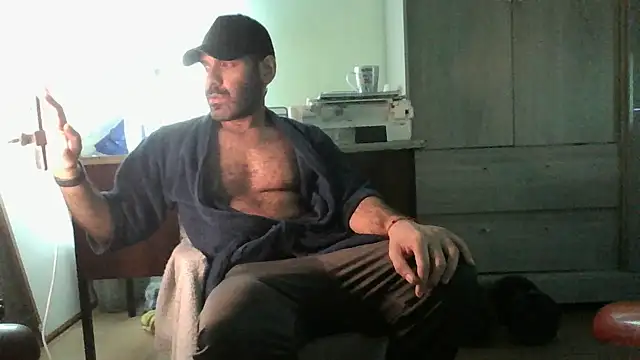Snapshot of MILITARS chatting on July 4, 2026, 1:23 am MILITARS online show from July 4, 2026, 1:23 am