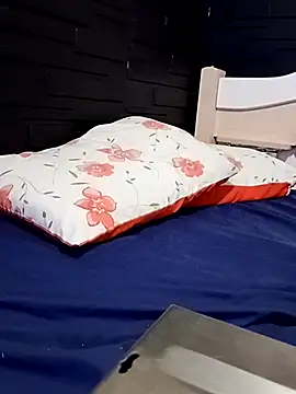 Snapshot of KrikaCat chatting on March 3, 2025, 10:10 pm KrikaCat online show from March 3, 2025, 10:10 pm