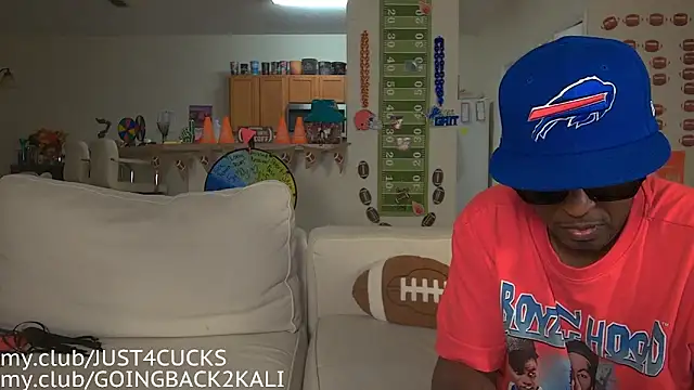 boomboomr00m online show from October 6, 2025, 1:36 am