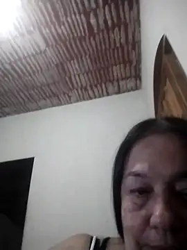 Snapshot of catdool chatting on April 30, 2026, 11:42 pm catdool online show from April 30, 2026, 11:42 pm