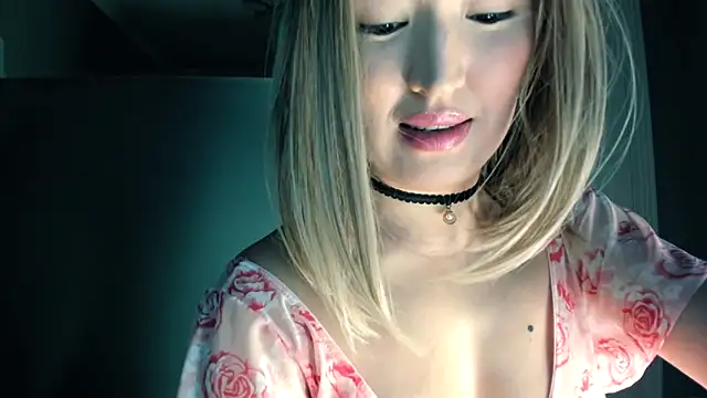 kimisun01 online show from March 19, 2026, 1:04 pm