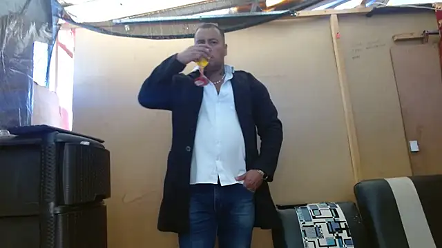 Snapshot of hardrock982 chatting on February 4, 2025, 1:27 pm hardrock982 online show from February 4, 2025, 1:27 pm