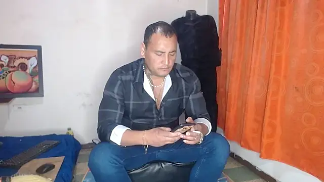 Snapshot of hardrock982 chatting on February 24, 2025, 2:58 pm hardrock982 online show from February 24, 2025, 2:58 pm