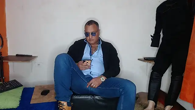 Snapshot of hardrock982 chatting on March 4, 2025, 1:28 pm hardrock982 online show from March 4, 2025, 1:28 pm