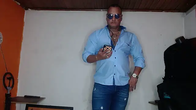 Snapshot of hardrock982 chatting on March 4, 2025, 4:30 pm hardrock982 online show from March 4, 2025, 4:30 pm