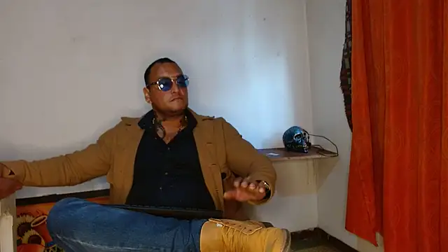 Snapshot of hardrock982 chatting on March 21, 2025, 1:45 pm hardrock982 online show from March 21, 2025, 1:45 pm