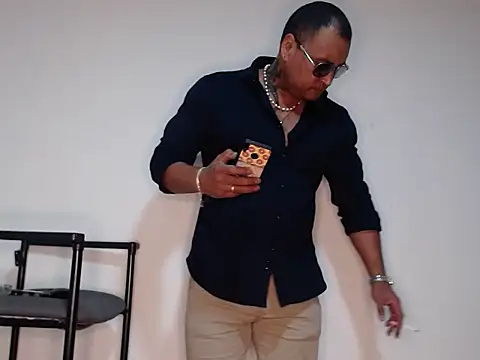 Snapshot of hardrock982 chatting on September 20, 2025, 1:56 pm hardrock982 online show from September 20, 2025, 1:56 pm