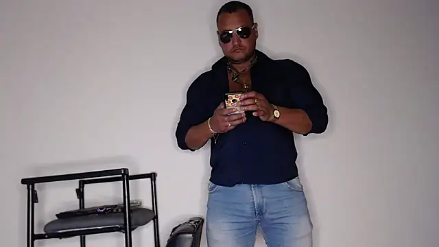 Snapshot of hardrock982 chatting on October 9, 2025, 2:37 pm hardrock982 online show from October 9, 2025, 2:37 pm