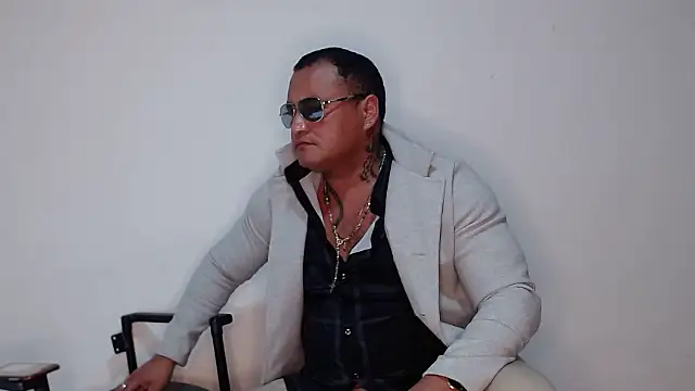 Snapshot of hardrock982 chatting on October 25, 2025, 2:24 pm hardrock982 online show from October 25, 2025, 2:24 pm