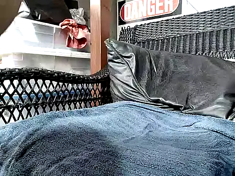 HungHawaiian808xh online show from October 21, 2025, 2:56 am