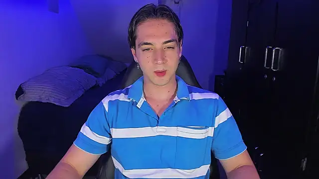 Alex smith00 online show from September 11, 2025, 11:38 pm