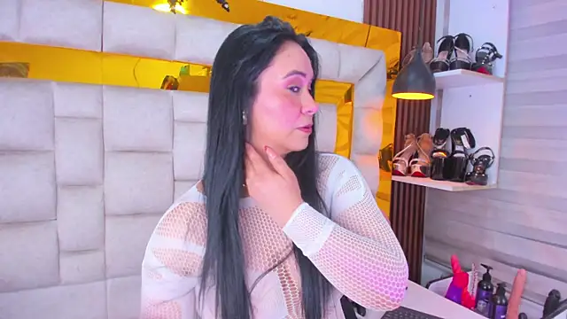 bigass monic online show from November 30, 2025, 4:05 am