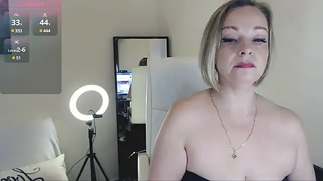 Tilly Eliot online show from February 15, 2025, 9:26 pm