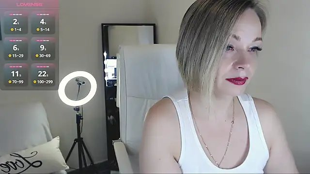 Tilly Eliot online show from February 18, 2025, 4:16 pm