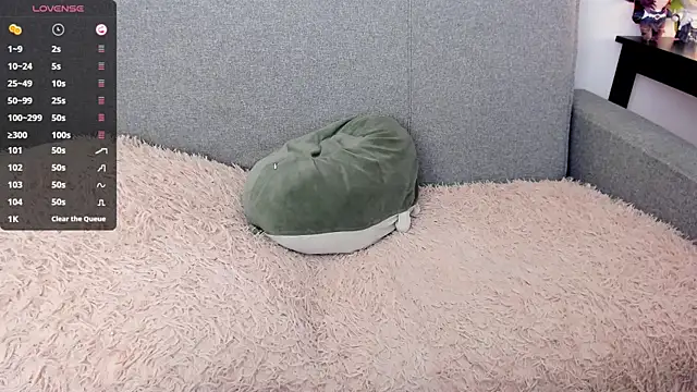 loliwoods online show from March 6, 2025, 4:30 am