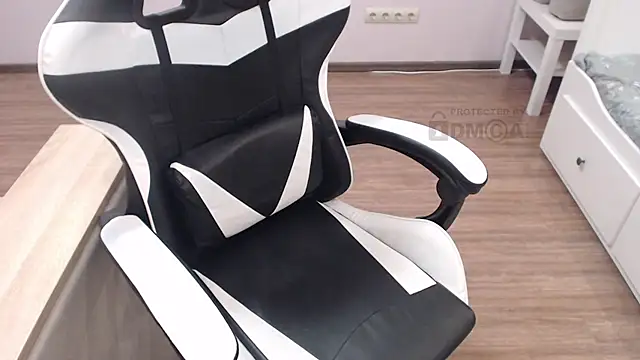 Mandarin4ks online show from February 5, 2025, 9:40 pm