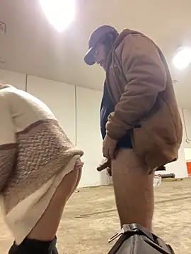 Snapshot of Charlie-N-Bubblez chatting on December 3, 2024, 12:02 am Charlie-N-Bubblez online show from December 3, 2024, 12:02 am