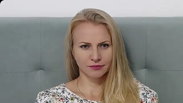 K  Adrienne online show from September 30, 2025, 4:39 am