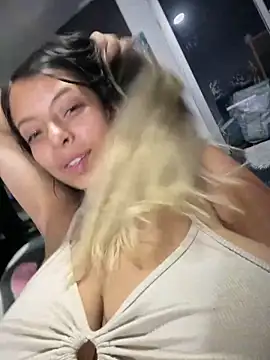 Snapshot of RsellAmb chatting on February 1, 2025, 3:52 am RsellAmb online show from February 1, 2025, 3:52 am