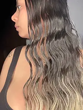 Snapshot of RsellAmb chatting on October 19, 2025, 3:07 am RsellAmb online show from October 19, 2025, 3:07 am