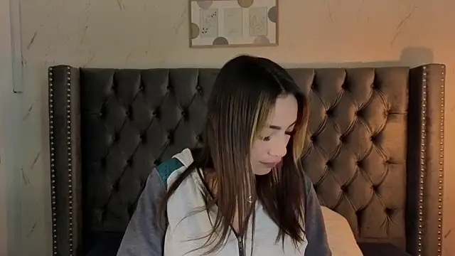 Kim Blane online show from April 19, 2026, 3:28 am