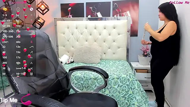 pearl weet online show from May 31, 2026, 6:09 pm