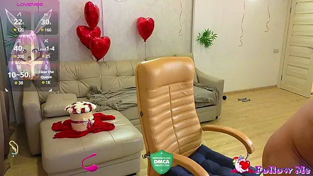 Snapshot of Rabbits_couplee chatting on February 13, 2025, 6:27 pm Rabbits couplee online show from February 13, 2025, 6:27 pm