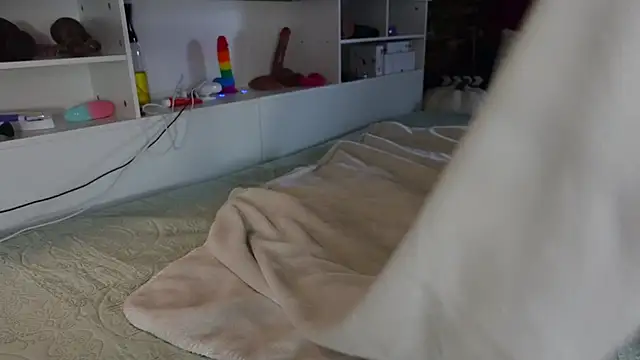 -khayaparker online show from February 20, 2025, 1:30 pm