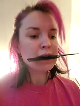 LazyTanukii online show from December 4, 2024, 4:21 am