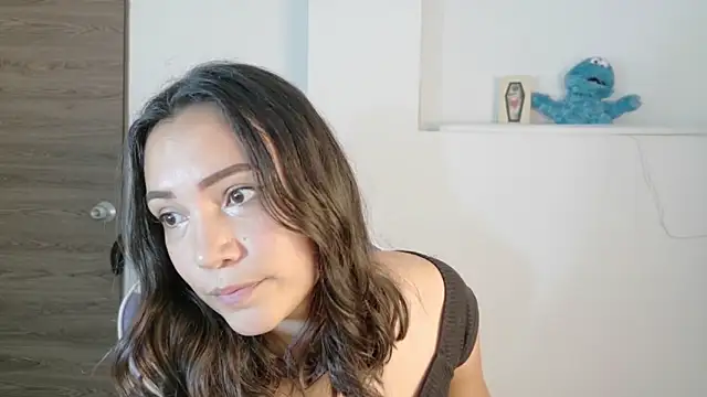 cutie and slutty online show from March 12, 2026, 5:52 pm