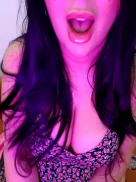 Snapshot of Queen_sousou chatting on June 14, 2026, 2:41 pm Queen sousou online show from June 14, 2026, 2:41 pm