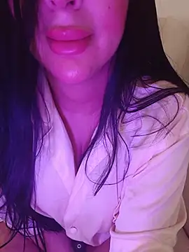 Snapshot of Queen_sousou chatting on July 9, 2026, 11:47 am Queen sousou online show from July 9, 2026, 11:47 am