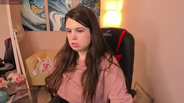 BattyMoll online show from January 7, 2025, 3:33 pm