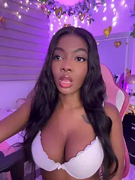 Snapshot of Vane_Rossee chatting on February 9, 2026, 11:42 pm Vane Rossee online show from February 9, 2026, 11:42 pm