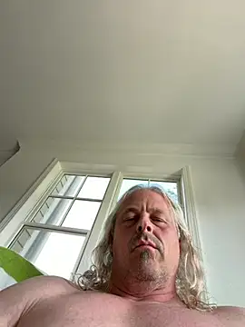 Snapshot of zeus337 chatting on July 15, 2026, 7:08 pm zeus337 online show from July 15, 2026, 7:08 pm