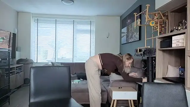 NaomiAndFriends online show from September 24, 2025, 8:50 am